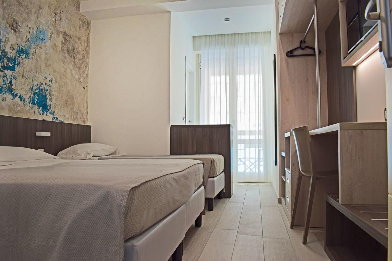 Hotel Muccioli Misano Adriatico Exteriör bild